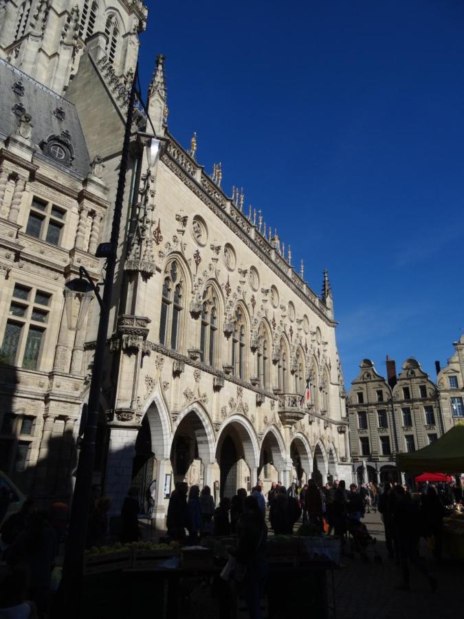 Appart Pop 1 Centre Ville Calme Avec Parking Arras Luaran gambar